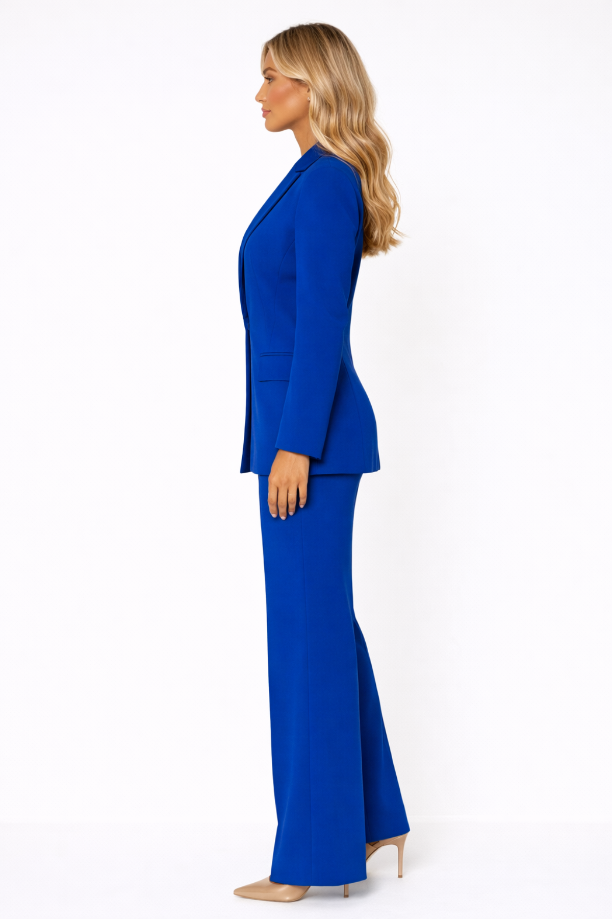 Women’s Tailored Blazer and Trouser Set – Elegant Business Attire for Her